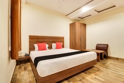 Super Capital O Seven Wonders Inn Near Sahara Ganj Mall