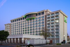 Holiday Inn Sioux Falls-City Center