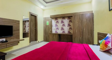 Hotel Samridhi Room Type - Deluxe Room