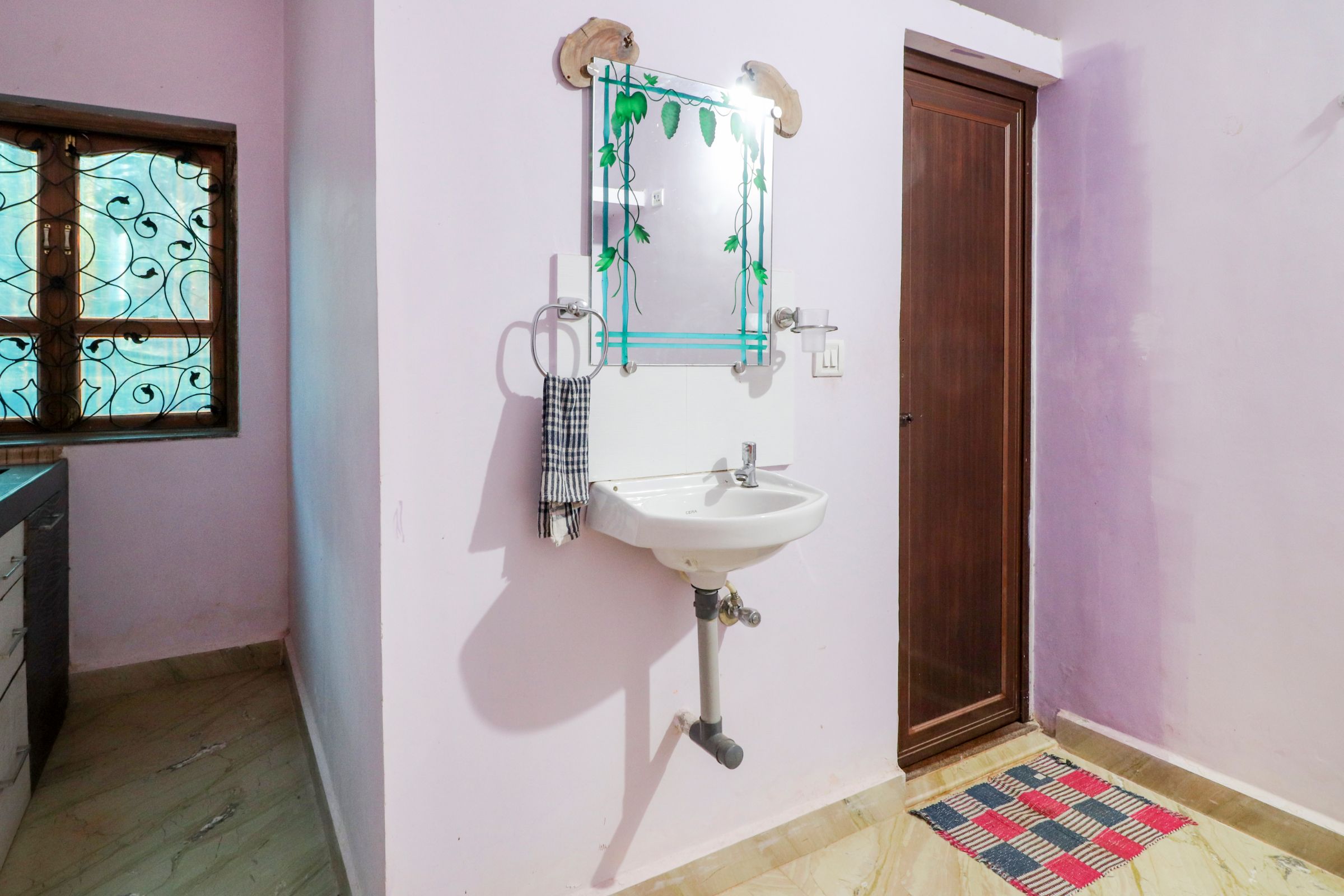 Nimai Nest- Double Bedroom Studio - Tap to explore photos
