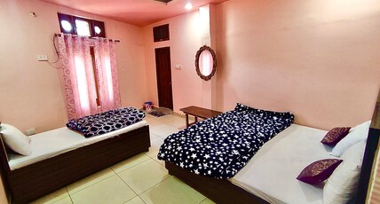Hotel Parash Palace Room Type - Family Room(Triple Bed)
