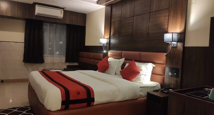 THE HOWRAH HOTEL Room Type - Premium Deluxe