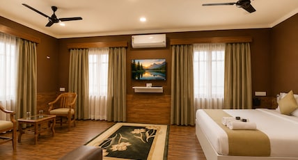 Hotel Jafson Accommodates (5 mins drive to Dal Lake) Room Type - Suite Room with AC