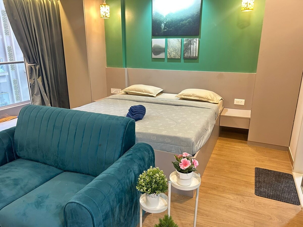 The Casa Vacanza luxe Airport pvt Balcony - Tap to explore photos