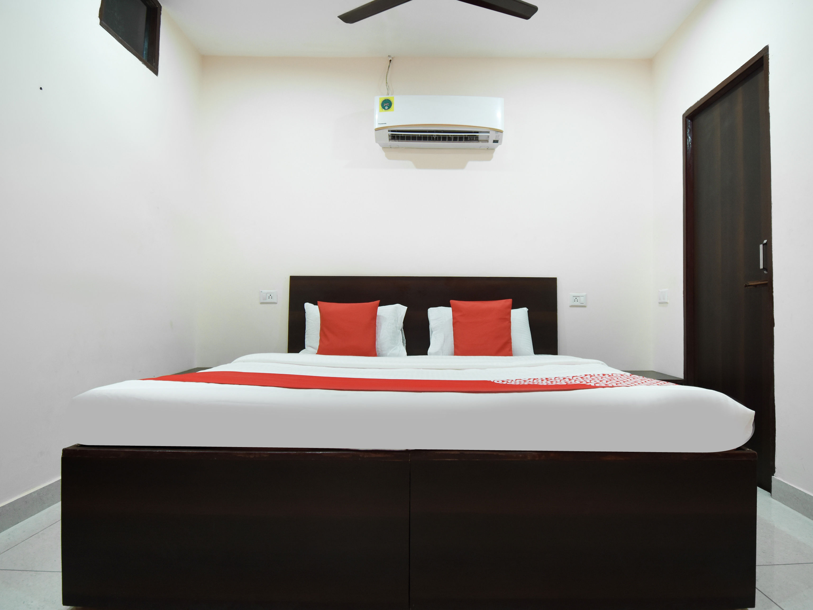 Hotel O Happy Living - Tap to explore photos