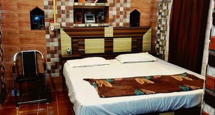 Hotel Village Banaras Room Type - Bedroom