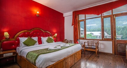 Hotel Ocean Blue - 2 Min Drive from Mall Road Room Type - Triple Bed Super Deluxe Room (With Private Balcony)