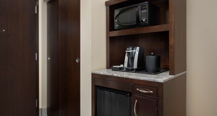 Hilton Garden Inn Murfreesboro Room Type - 1 KING HEARING ACCESSIBLE