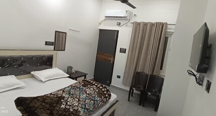 Mamgain lodge Room Type - Bedroom 6