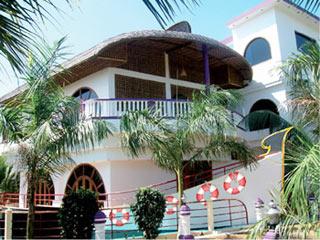 Tun L' hotel house boat Resorts