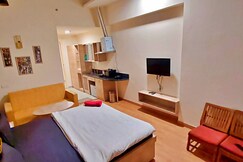 The Taj Stuidos-Luxury Stay in Mall with PVR, Shopper Stop, Lifestyle, Food Court With All Brands