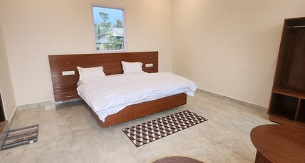 Himora Stays Room Type - Queen Bed Room with Hill View