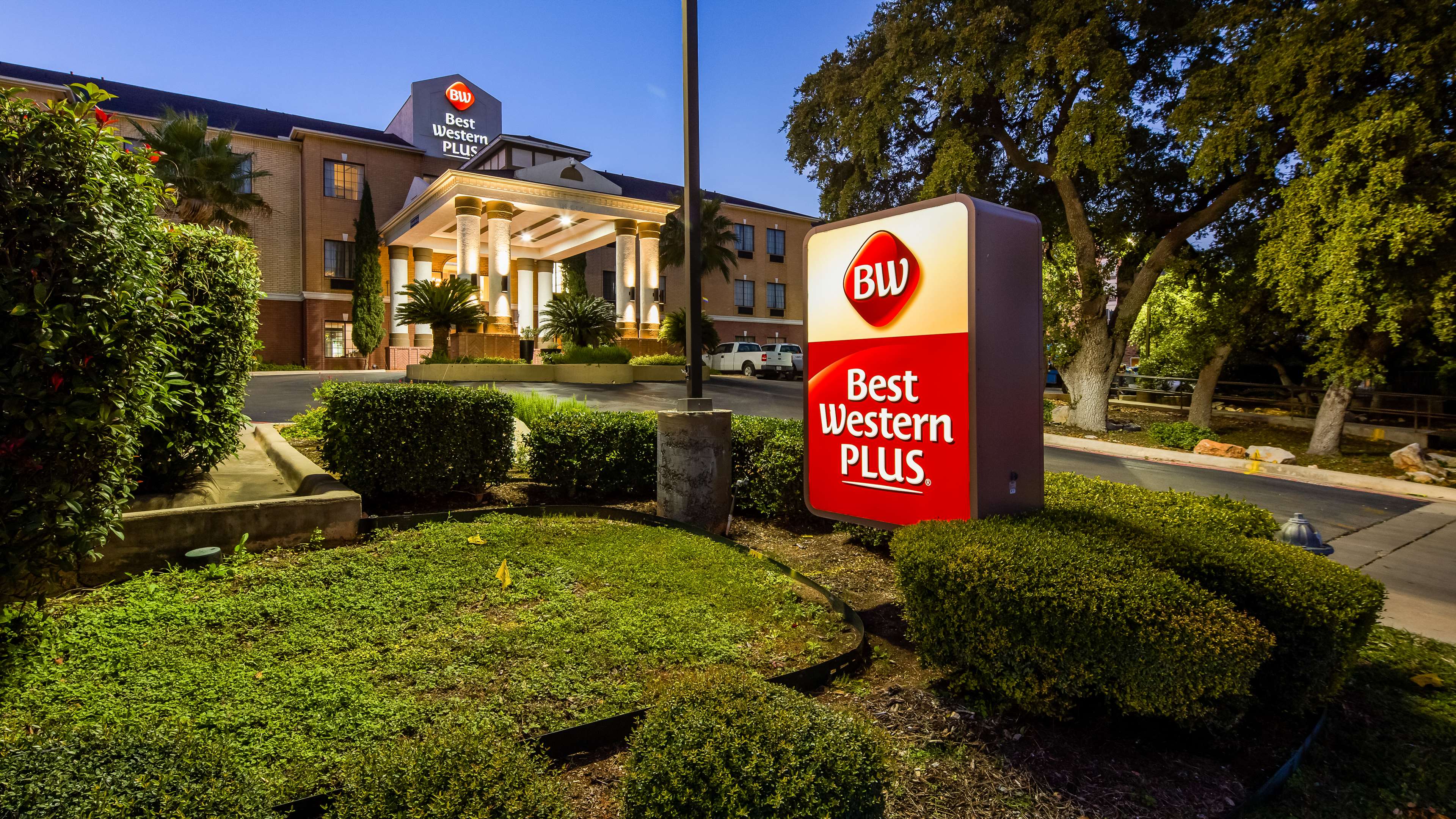 Best Western Plus Hill Country Suites - Tap to explore photos
