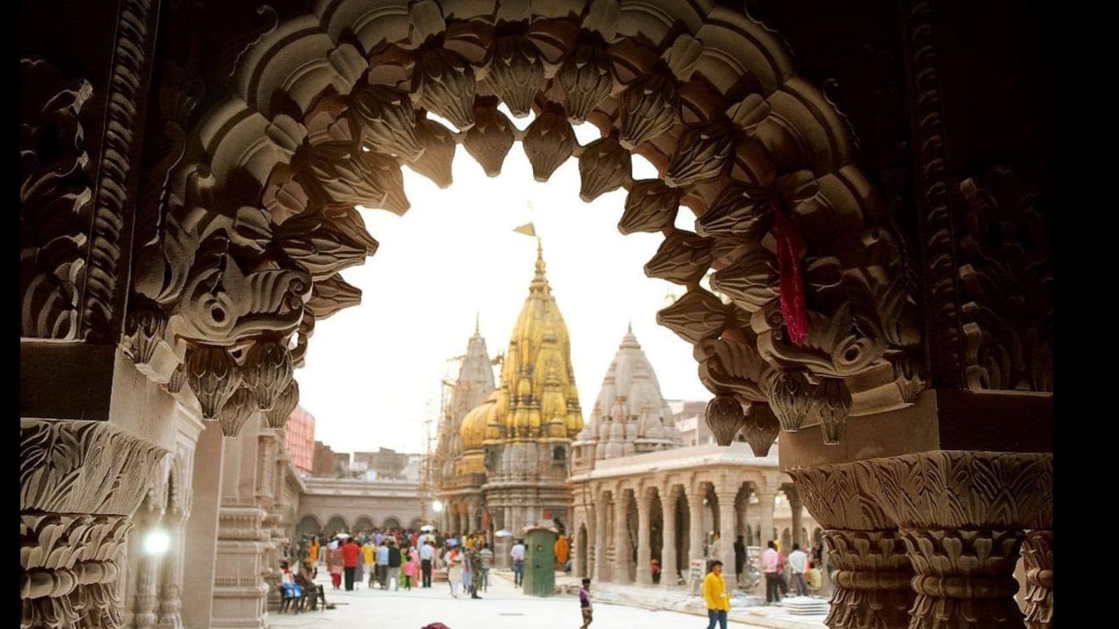 Hotel Samman - Tap to explore photos