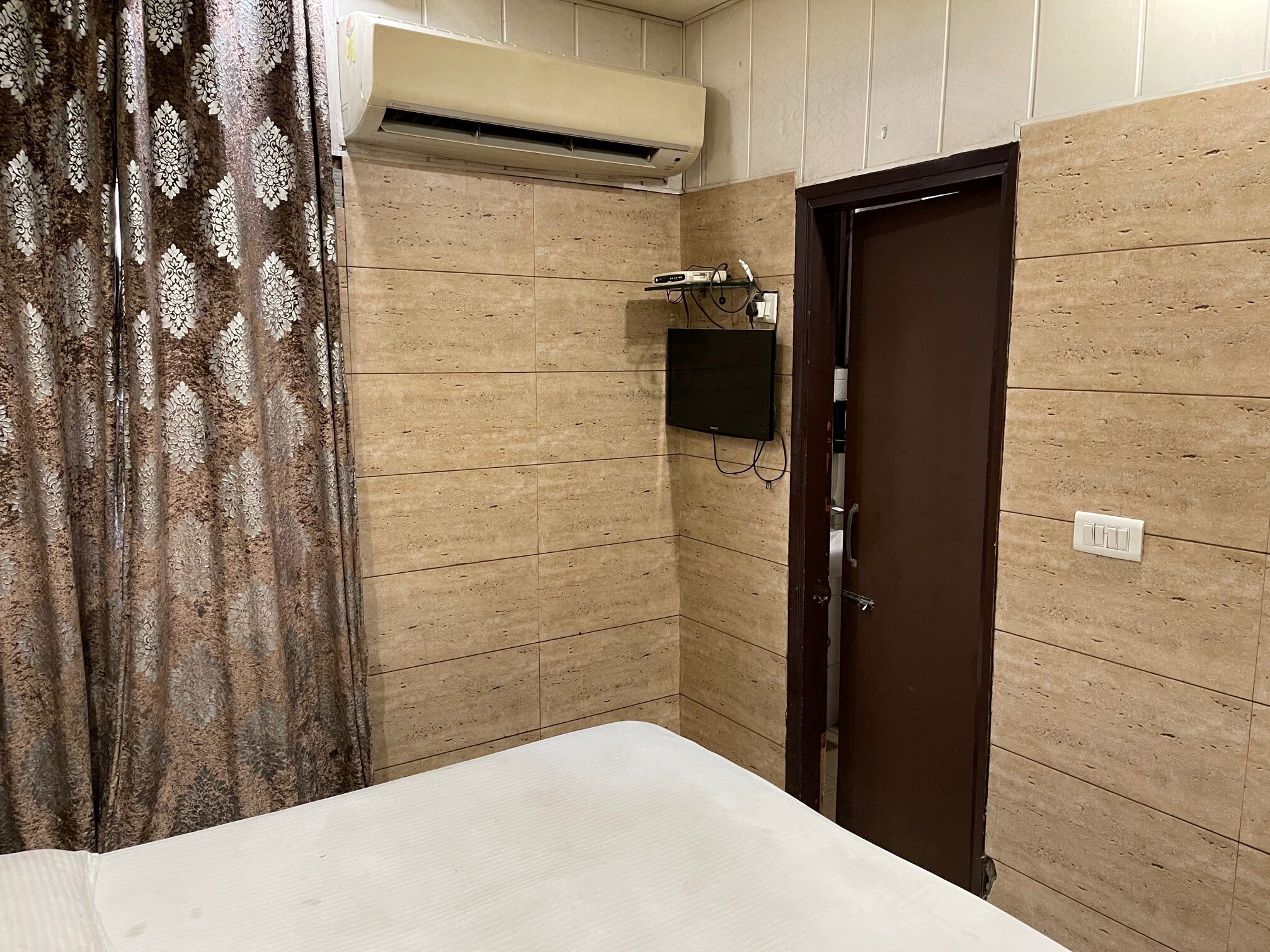 Hotel Sher-E-Punjab Dhaba - Tap to explore photos