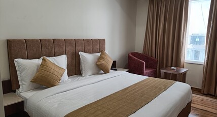 HOTEL LAVISH INN Room Type - Super Deluxe Room