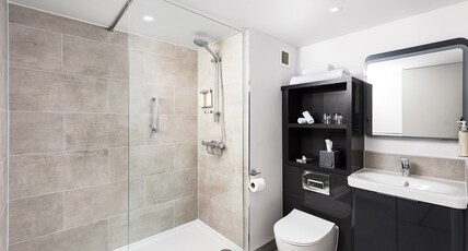 voco St. John's Solihull, an IHG hotel Room Type - 1 Super King Bed Grand