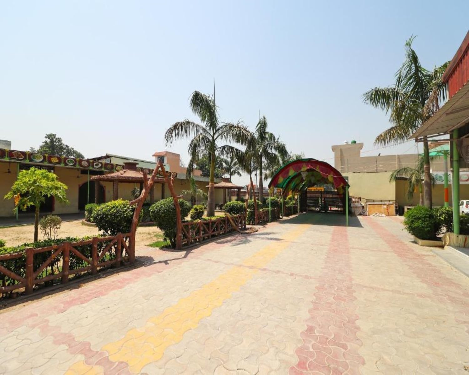 Hotel Ashyana - Tap to explore photos