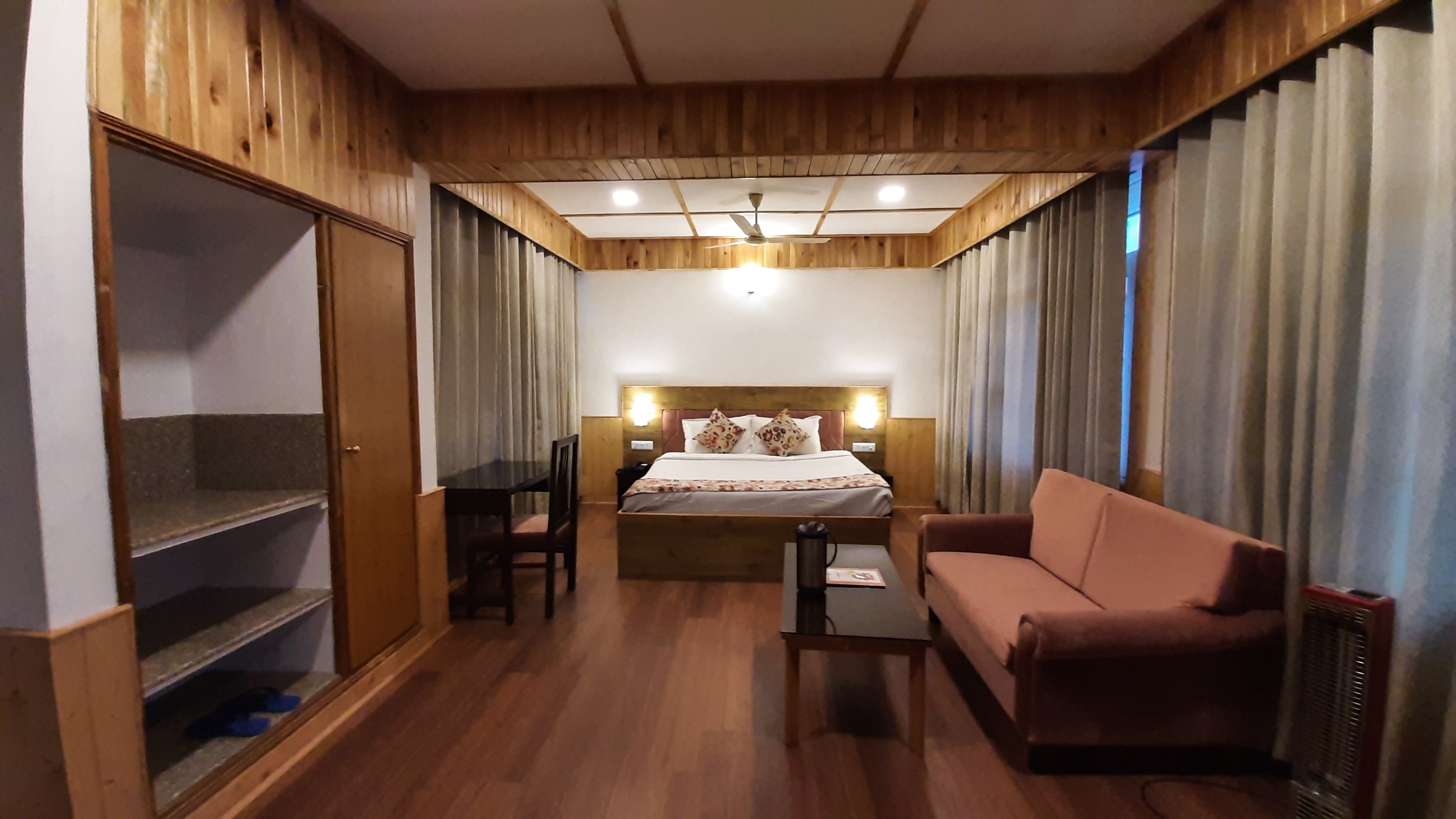 Hotel Kunzam, Manall (HPTDC) - Tap to explore photos