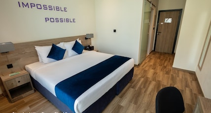 Grand Kingsgate Waterfront By Millennium Hotels Room Type - Standard King Room