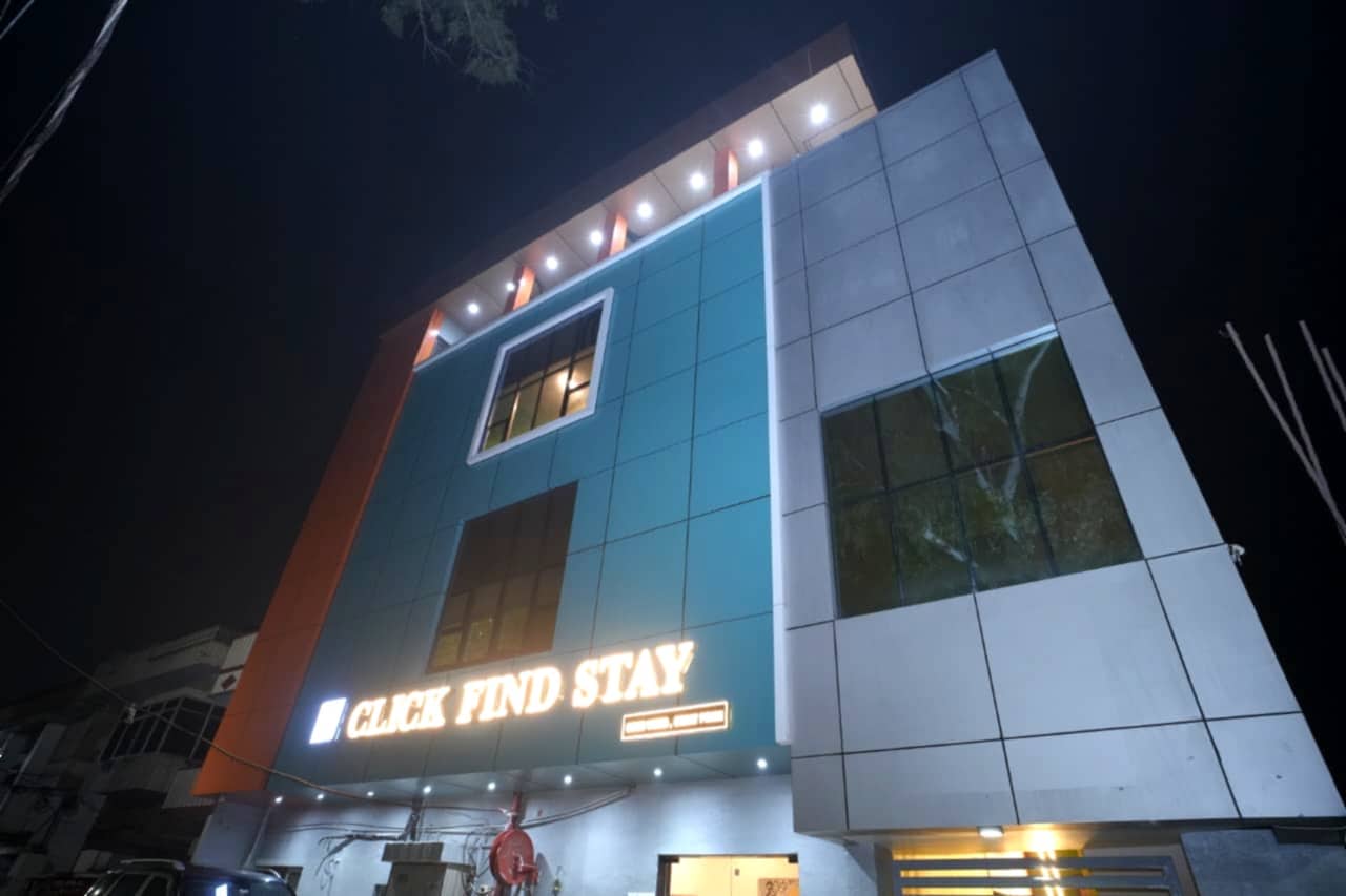 Click Find Stay Orderly Bazar - Tap to explore photos