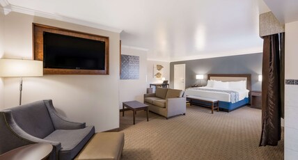 Best Western Mountain View Inn Room Type - Suite-1 King Bed, Jacuzzi Tub, Non-Smoking, High-Speed Wi-Fi, Microwave And Refrigerator, Full Break Best Western Mountain View Inn Room Type - Suite-1 King Bed, Jacuzzi Tub, Non-Smoking, High-Speed Wi-Fi, Microwave And Refrigerator, Full Break