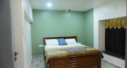 Keychain Home Stay Room Type - Deluxe Room 1