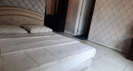 Capital O 93529 September House Room Type - Indonesia Deluxe Double
