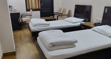 Hotel Prakash Room Type - Deluxe AC