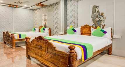 Treebo Golden Inn, 700 Mtrs From Promenade Beach Room Type - Spacious Premium Room with Living Area