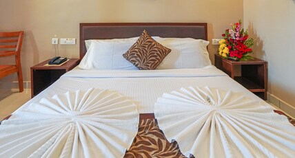 HOTEL SHREEHARI GRAND (PURE VEG) Room Type - Executive Room HOTEL SHREEHARI GRAND (PURE VEG) Room Type - Executive Room