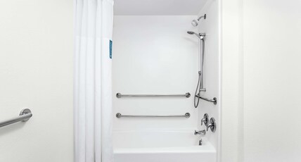 Hampton Inn Amelia Island Room Type - 2 QN MOBILITY ACC W TUB NS