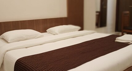 HOTEL NAKSHATRA Room Type - DELUXE