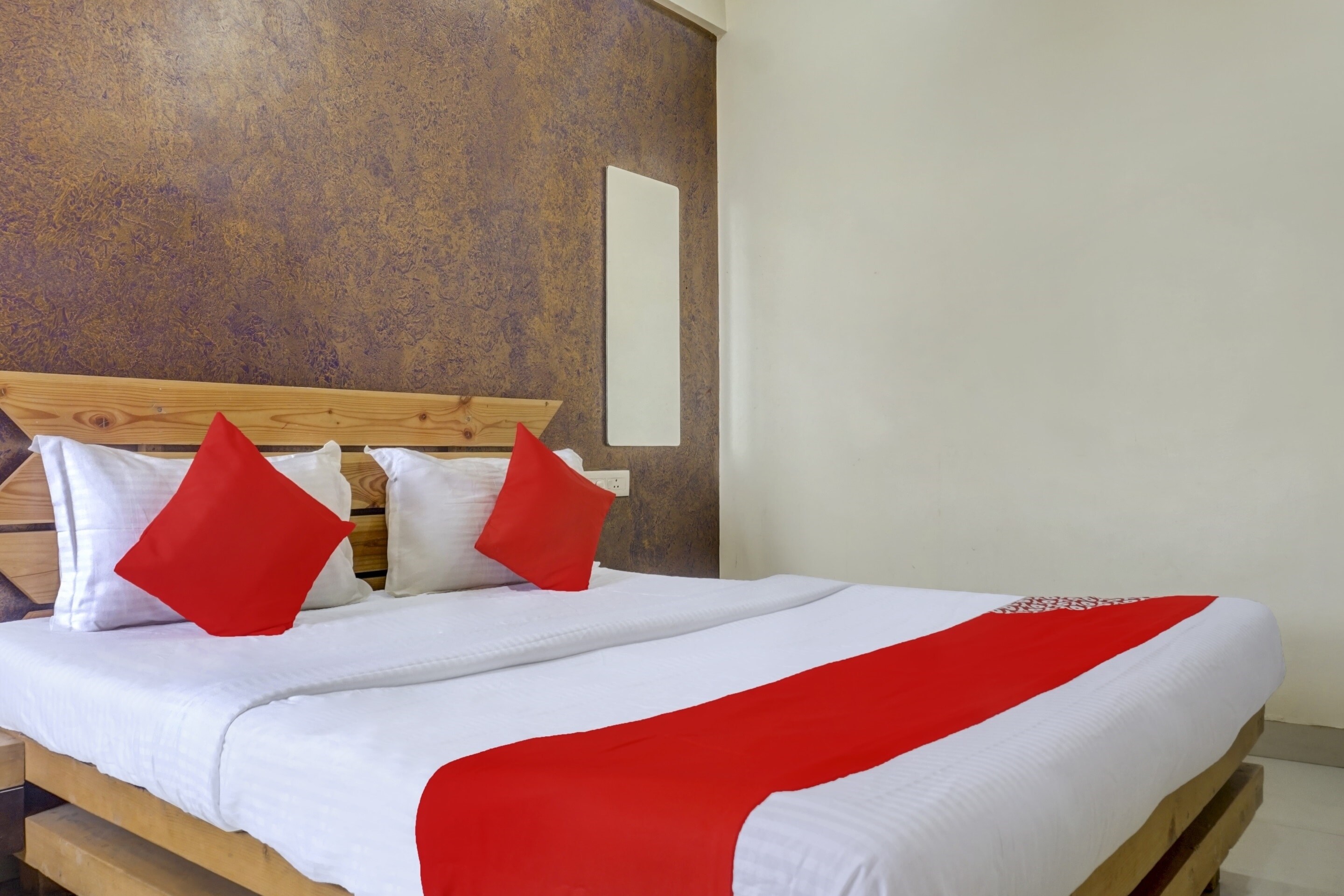 Hotel O Aarambh - Tap to explore photos