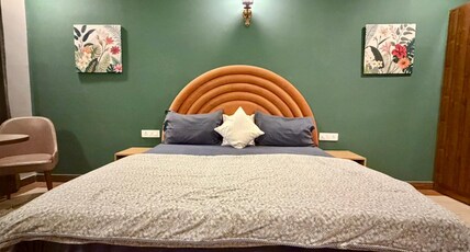 Motwani Stays Dr Richa Motwani Room Type - Luxurious 3BHK