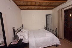 Rooms of Littlewood Cottage