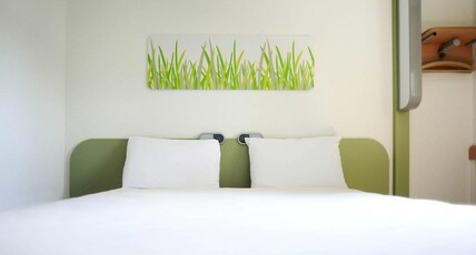 ibis budget Poitiers Centre Gare Room Type - DOUBLE - Room with a large bed for 2 people
