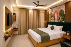 RF Golden Hour Hideout | Omaxe Hazratganj