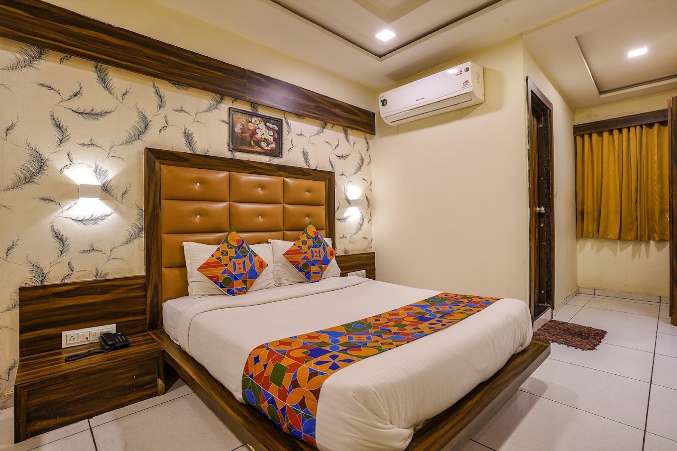 Hotel Silver Palace , Jashodanagar - Tap to explore photos