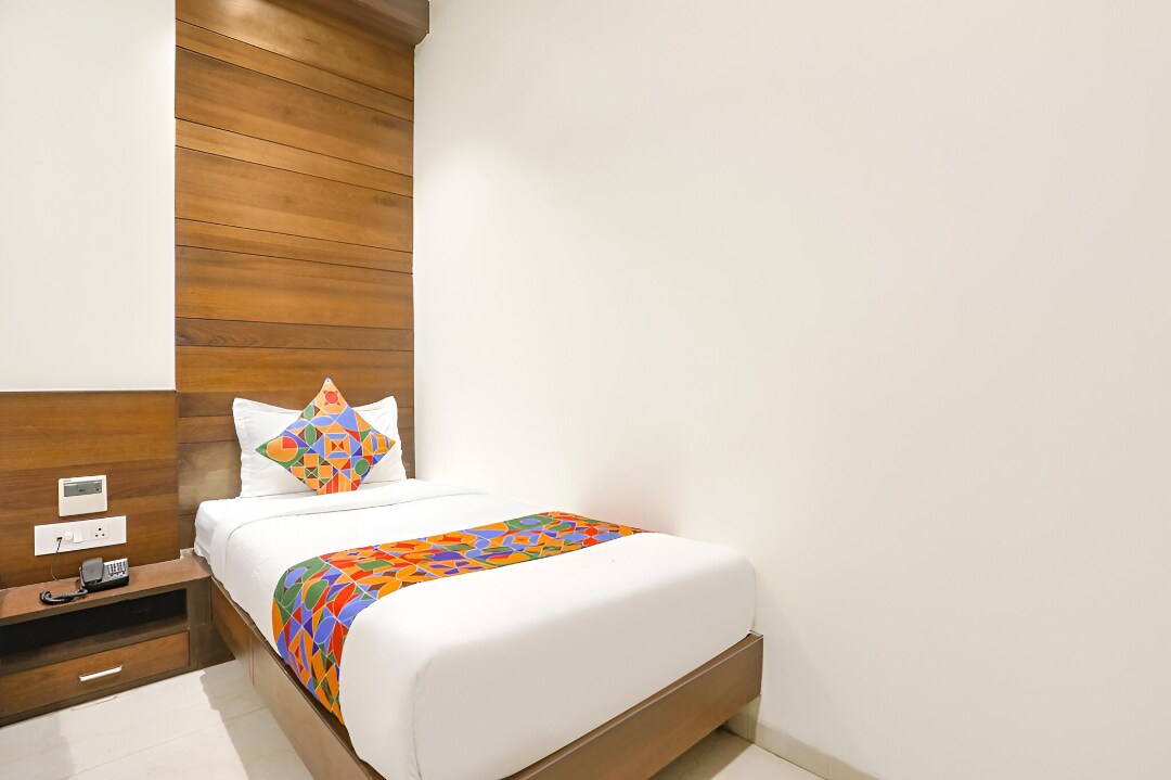 Hotel Sahibs City Star - Agra - Tap to explore photos