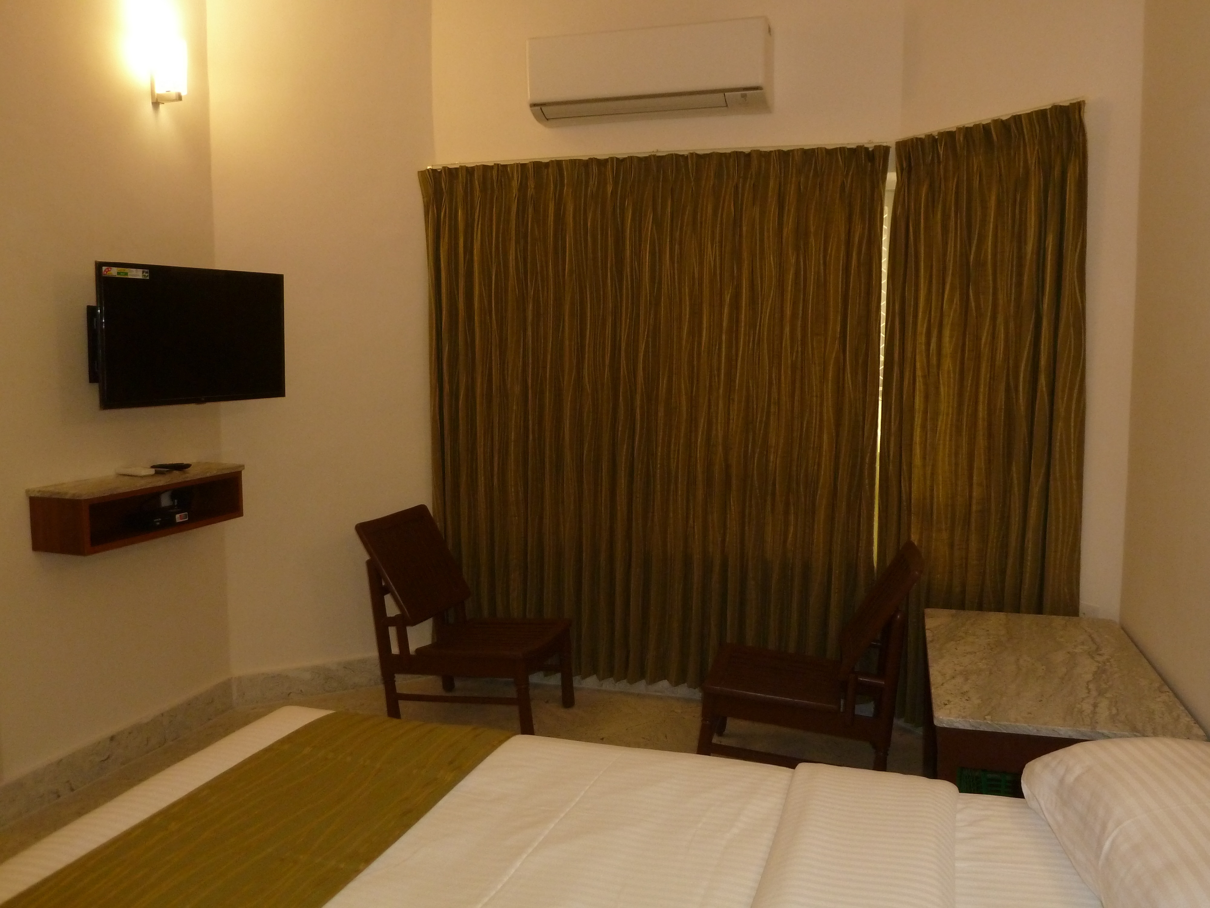 SREE PARTHI HOTEL  - Tap to explore photos