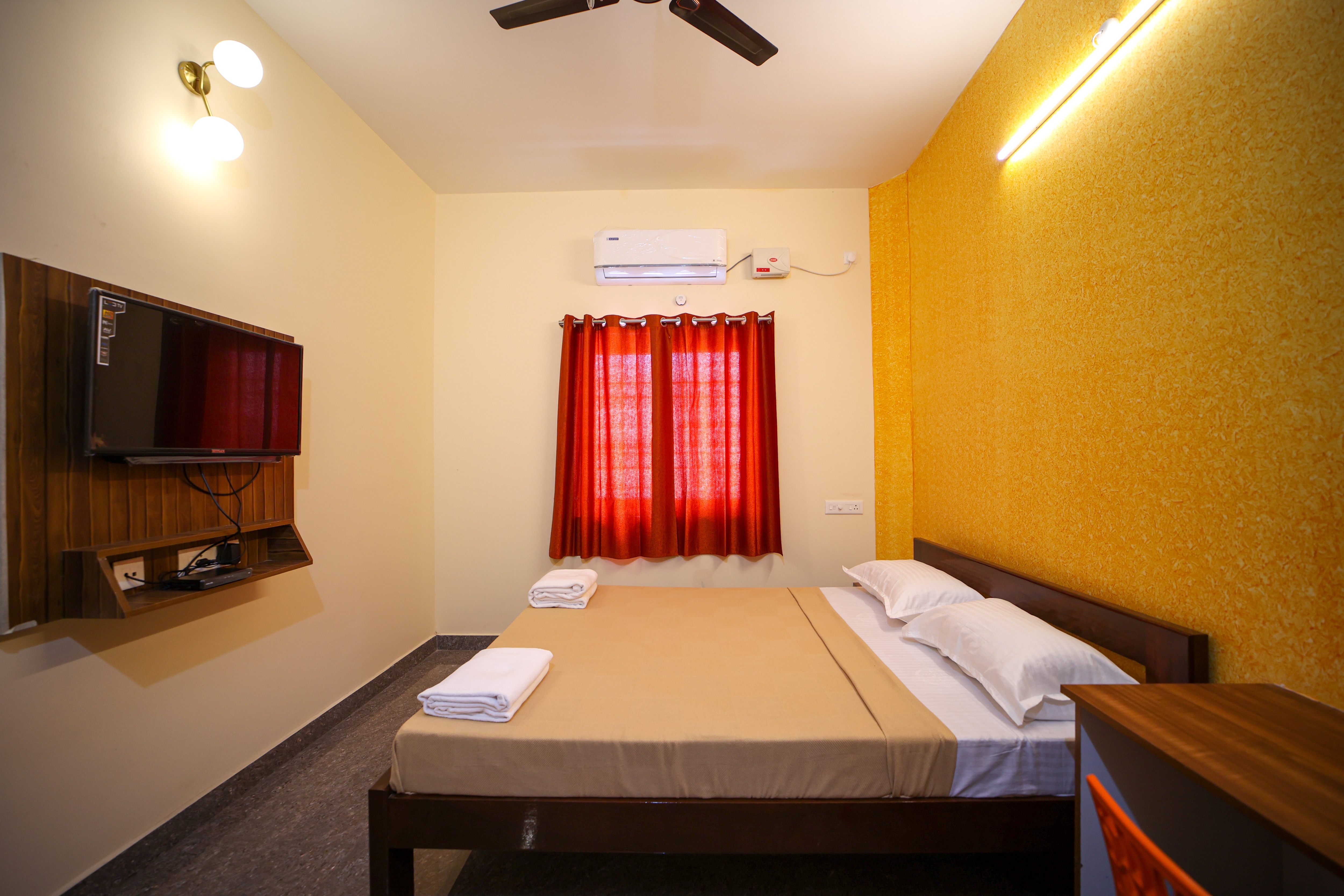 VR INN - Tap to explore photos