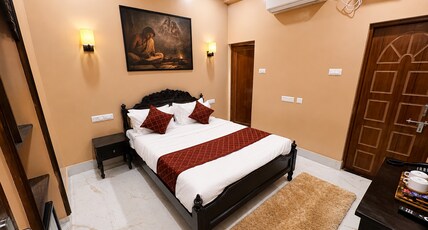 Arka by Utkalio | Odia Themed Homestay Room Type - Gita Govinda | Deluxe