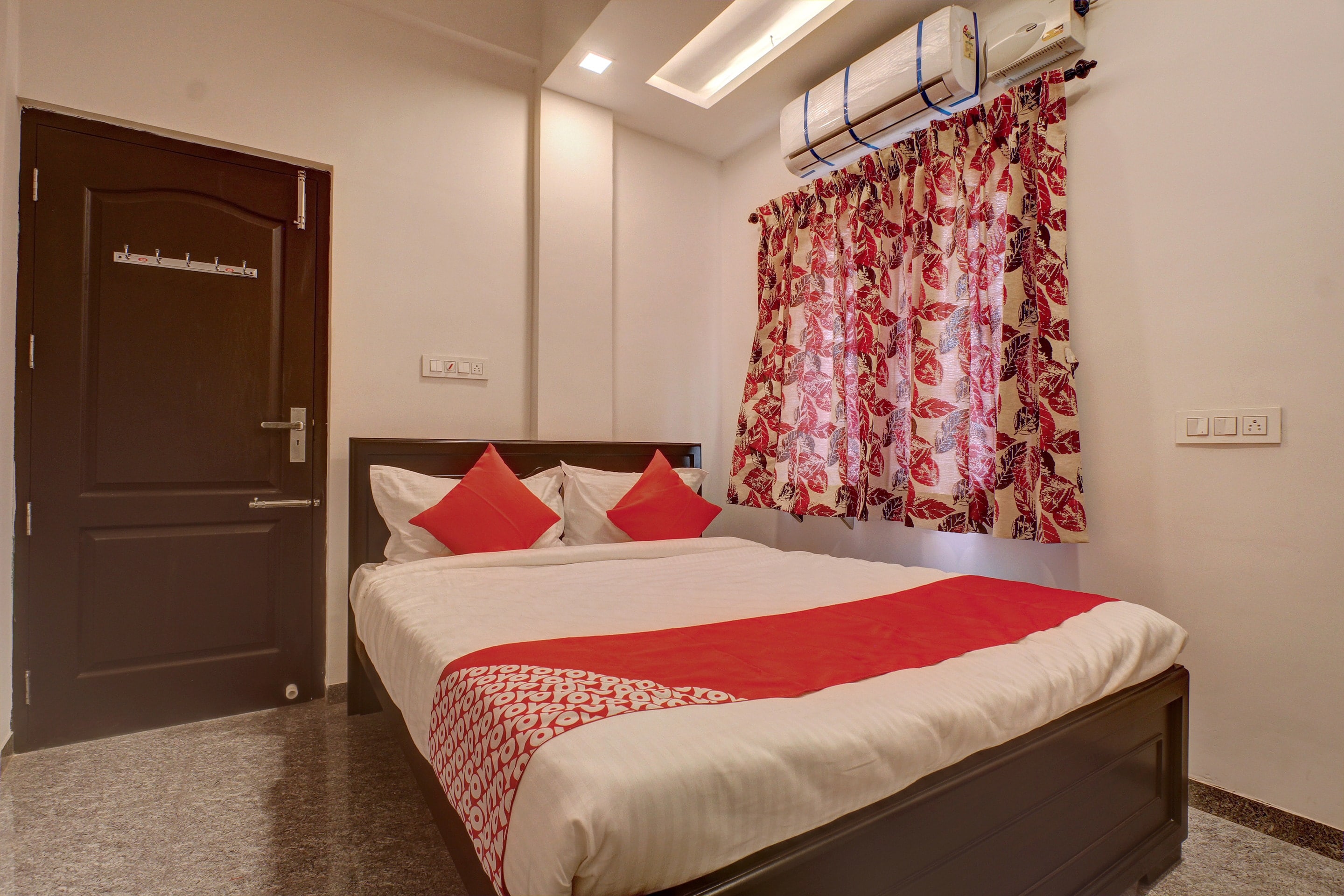 Hotel O Blue Moon - Tap to explore photos