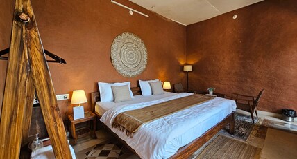 ilika Resort Room Type - Clay Retreat - Cozy Mud Room with Balcony