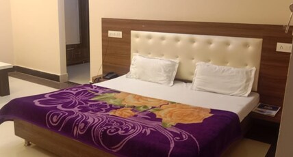 BATRA HOTEL AND FOOD PLAZA Room Type - Deluxe Room