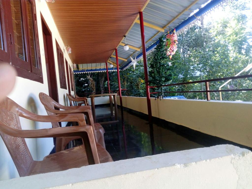 Gavi Gate Homestay - Tap to explore photos
