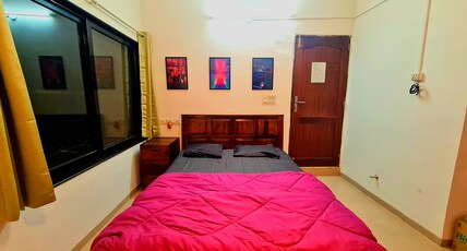 Hostel Lifespace- Bunks & Private Rooms in a Luxurious Villa Room Type - Queen Bed Luxury Private Room with Study Table