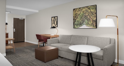 Staybridge Suites North Charleston Room Type - 1 King Studio Suite Comm Accessible Tub