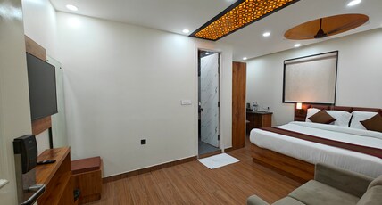 THE RAJWADA LALTA PRATEEK Room Type - Premium room